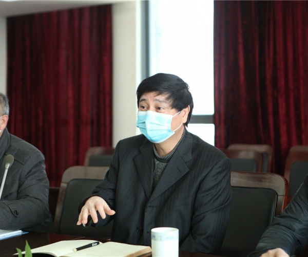 嘉兴市政协副主席马玉华来xc体育丝绸集团调研工作